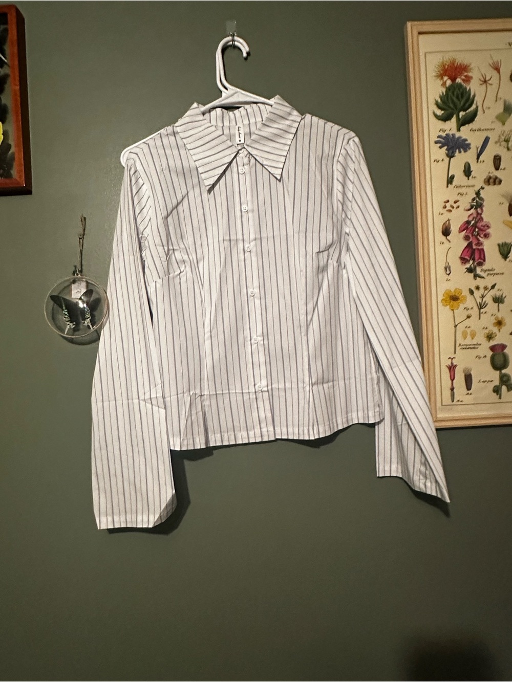 ⭐️ Striped Button-Up Shirt in White and Navy